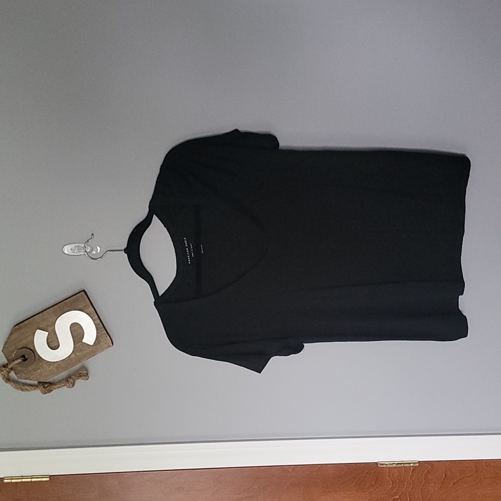 AMERICAN EAGLE v neck